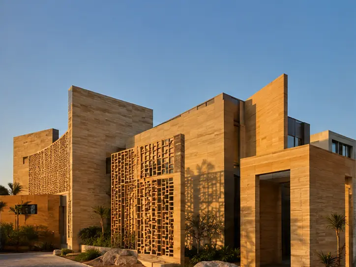 Representative sculptural Binghatti-style architecture used for independent project comparison